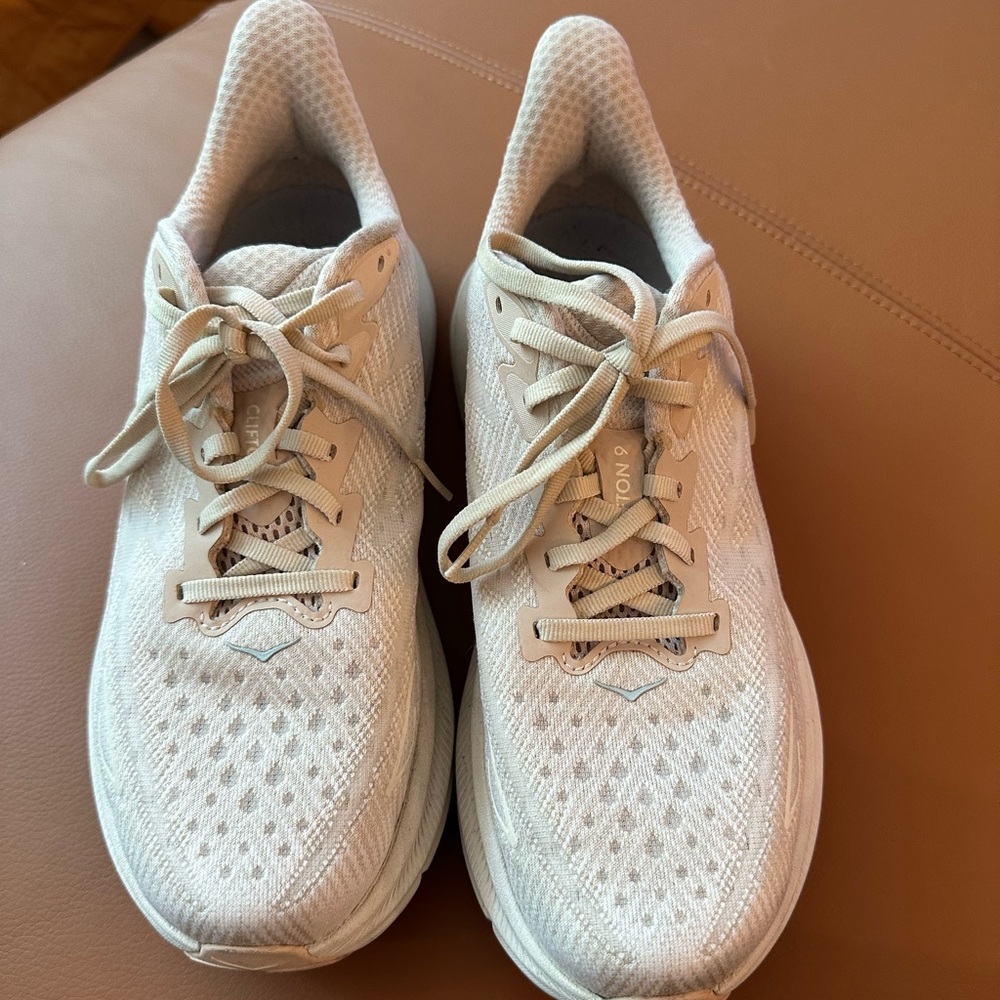 Hoka Clifton 9s